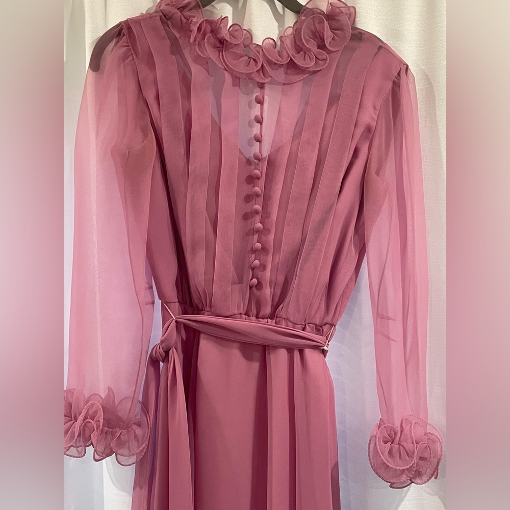 Miss Elliette California Ruffled Collar Full length Dress *Excellent Cond* sz. 6